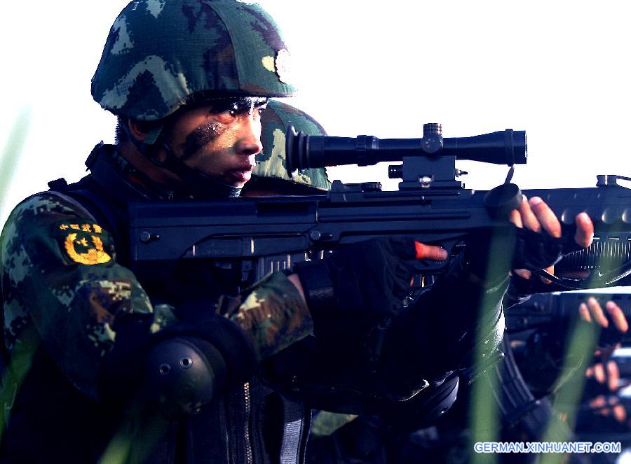 CHINA-SHANGHAI-ARMED POLICE SNIPERS-DRILL (CN)