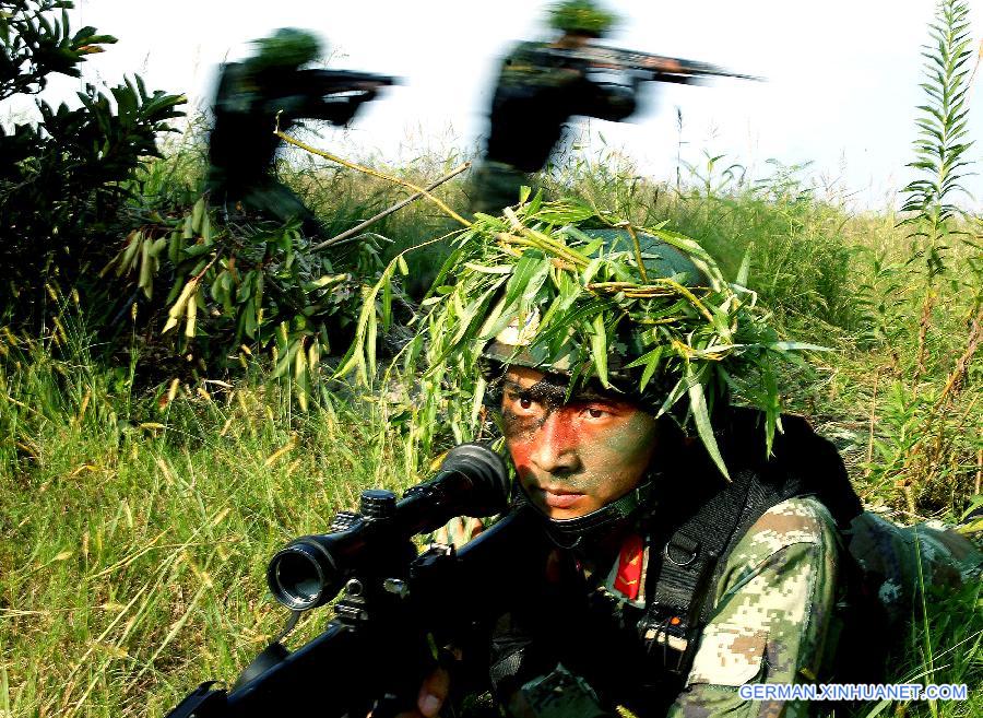 CHINA-SHANGHAI-ARMED POLICE SNIPERS-DRILL (CN)