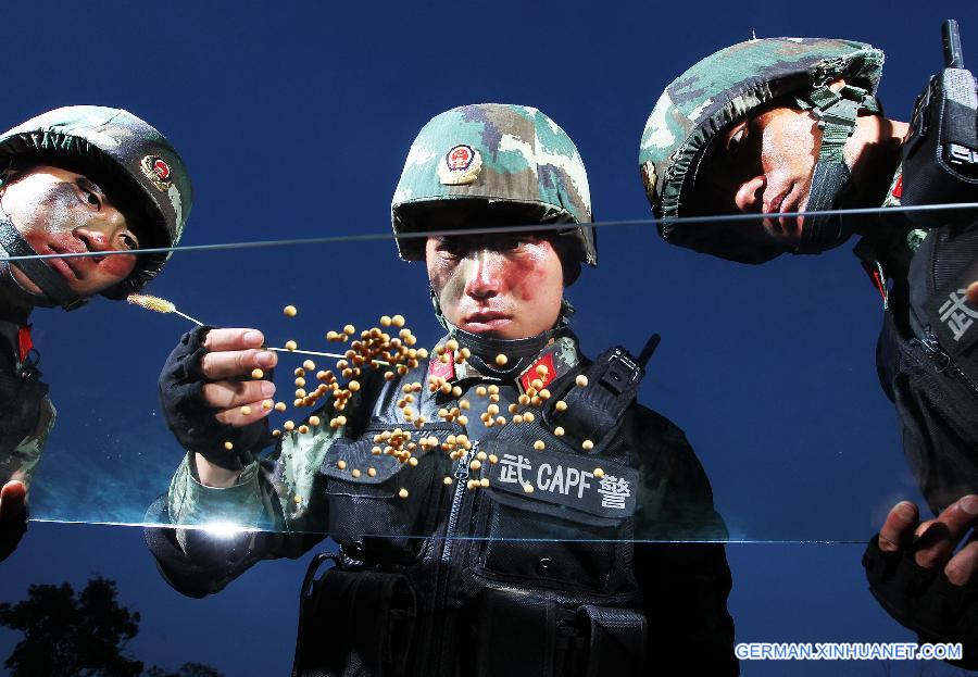 CHINA-SHANGHAI-ARMED POLICE SNIPERS-DRILL (CN)