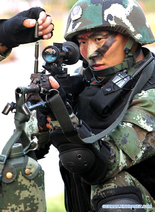 CHINA-SHANGHAI-ARMED POLICE SNIPERS-DRILL (CN)