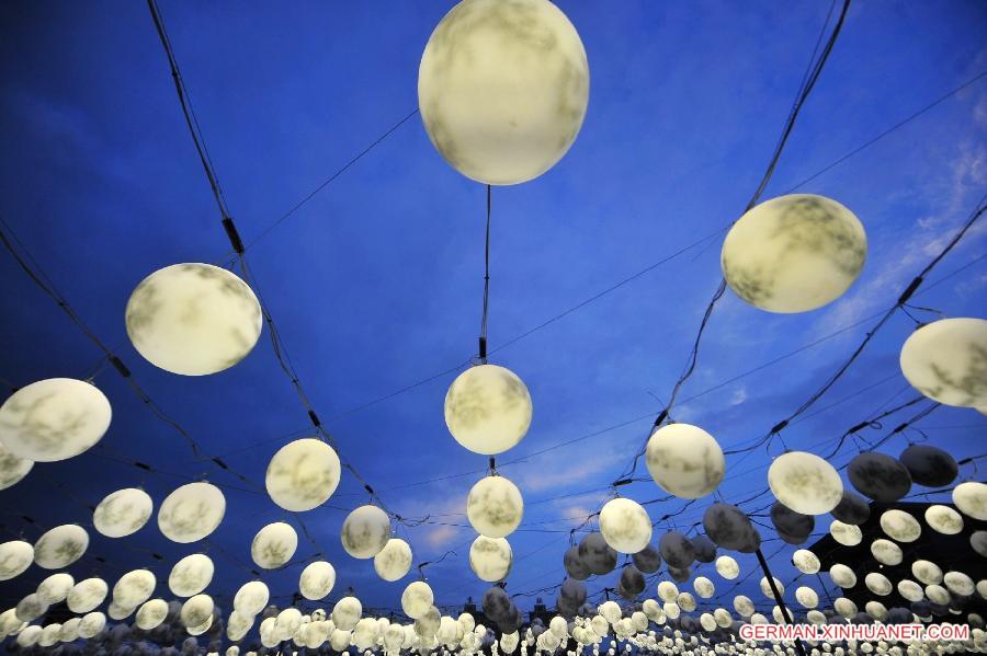 #CHINA-JIANGSU-YANGZHOU-MOON LANTERNS (CN)