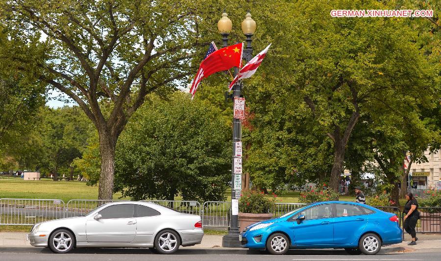 （国际）（5）华盛顿街头飘扬中美国旗及华盛顿区旗