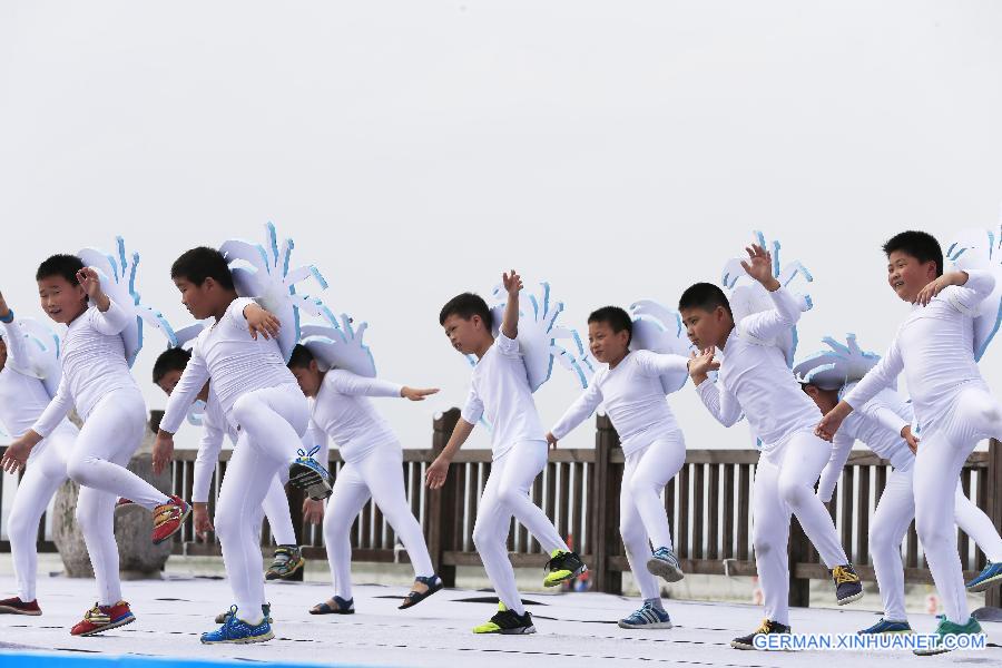 CHINA-JIANGSU-HONGZE-HAIRY CRAB FAIR (CN) 