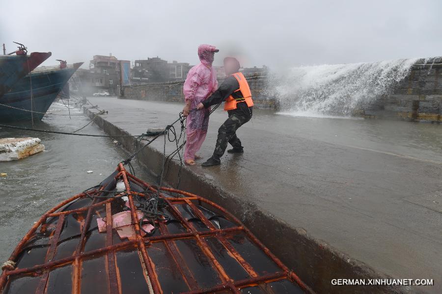 CHINA-FUJIAN-TYPHOON DUJUAN (CN)