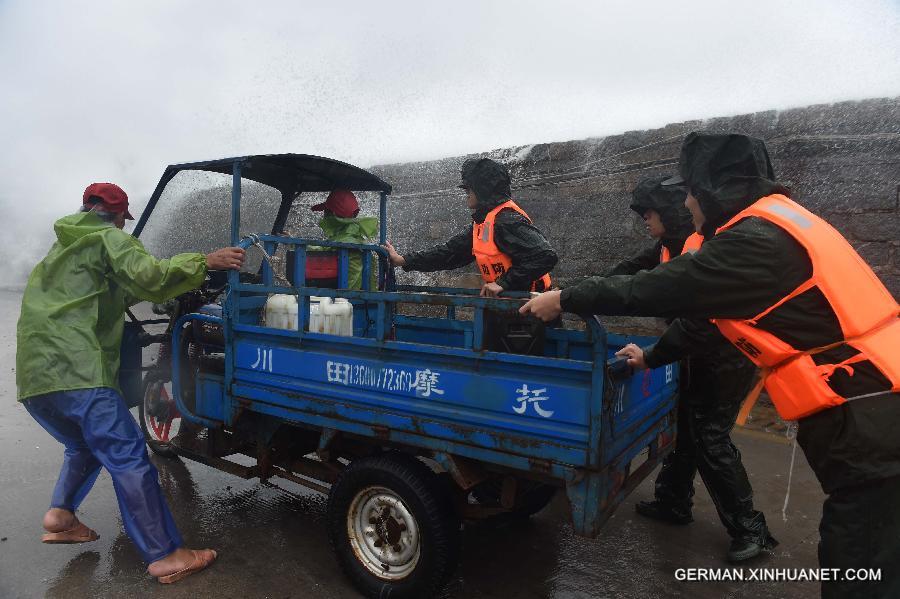 CHINA-FUJIAN-TYPHOON DUJUAN (CN)