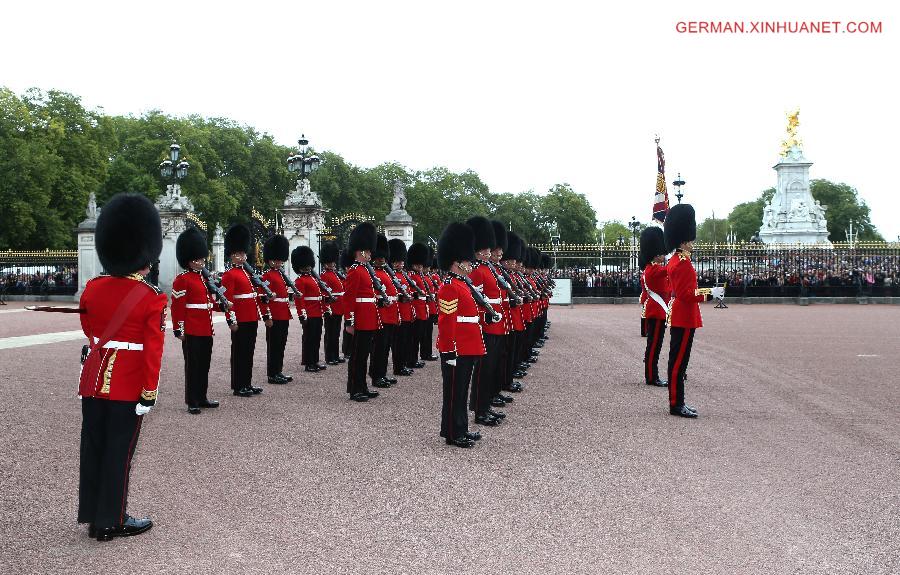 BRITAIN-LONDON-ROYAL GUARDS-CHANGING CEREMONY 