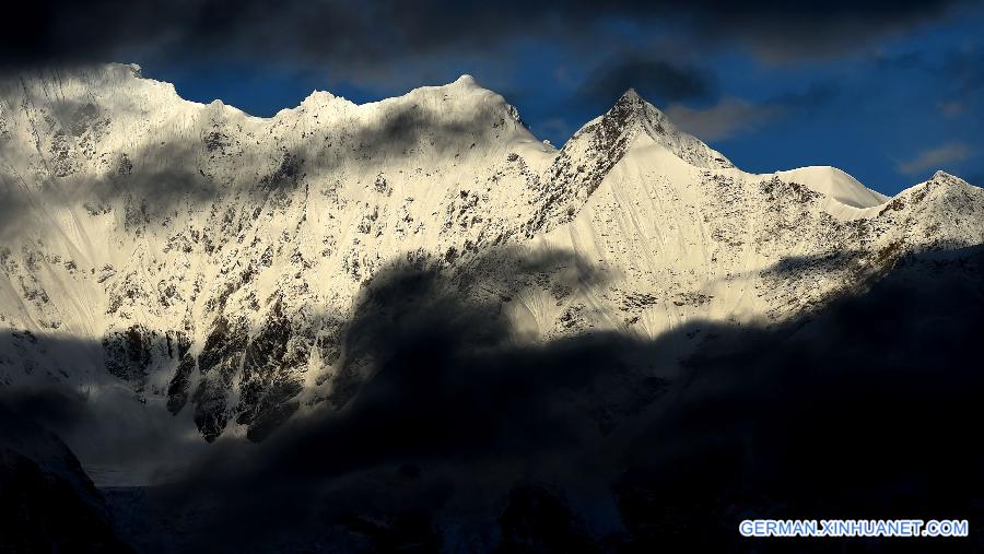 CHINA-YUNNAN-DEQIN-MEILI SNOW MOUNTAIN (CN) 