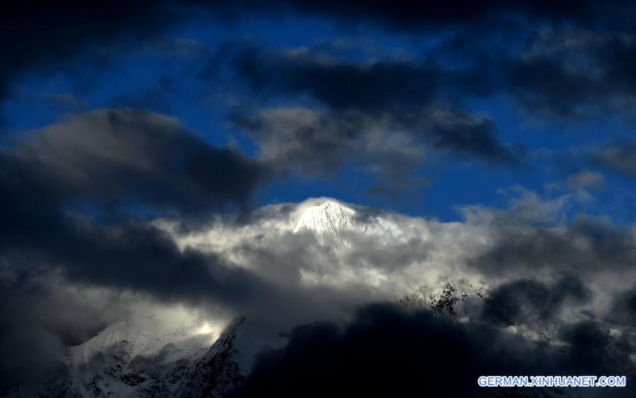 CHINA-YUNNAN-DEQIN-MEILI SNOW MOUNTAIN (CN) 