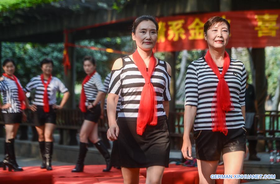 CHINA-HANGZHOU-FASHION SHOW-SENIOR PEOPLE (CN)