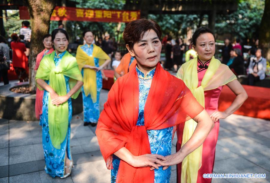 CHINA-HANGZHOU-FASHION SHOW-SENIOR PEOPLE (CN)