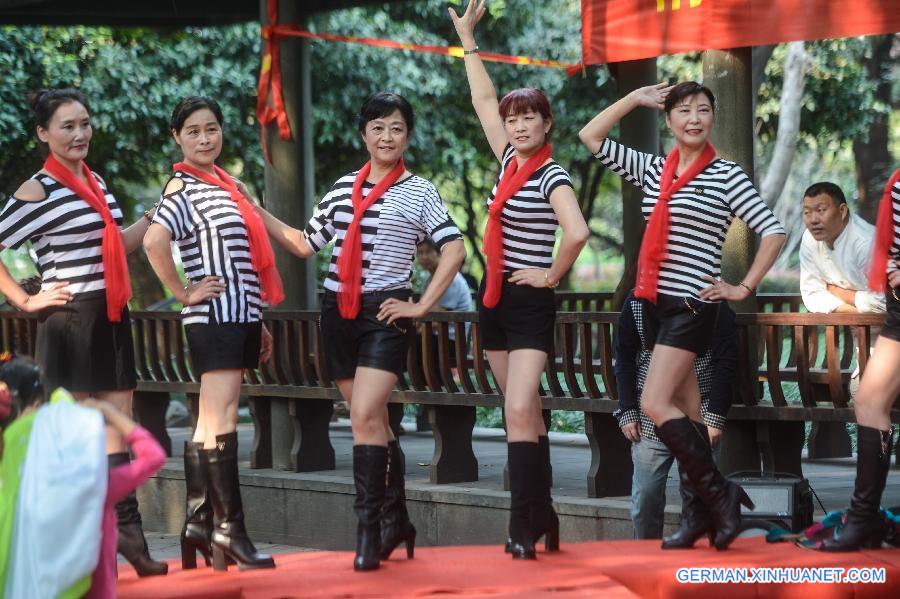 CHINA-HANGZHOU-FASHION SHOW-SENIOR PEOPLE (CN)