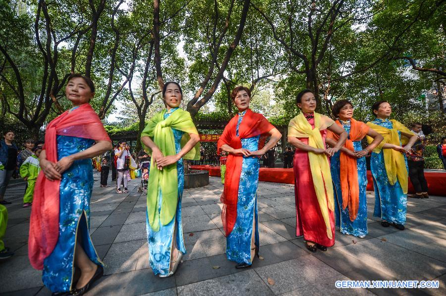 CHINA-HANGZHOU-FASHION SHOW-SENIOR PEOPLE (CN)