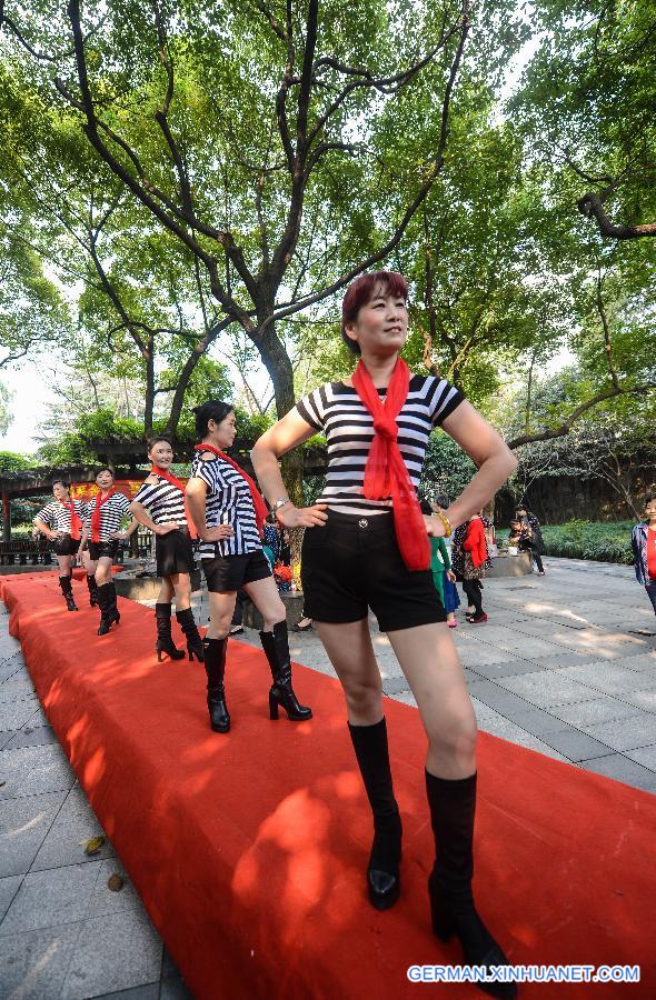 CHINA-HANGZHOU-FASHION SHOW-SENIOR PEOPLE (CN)