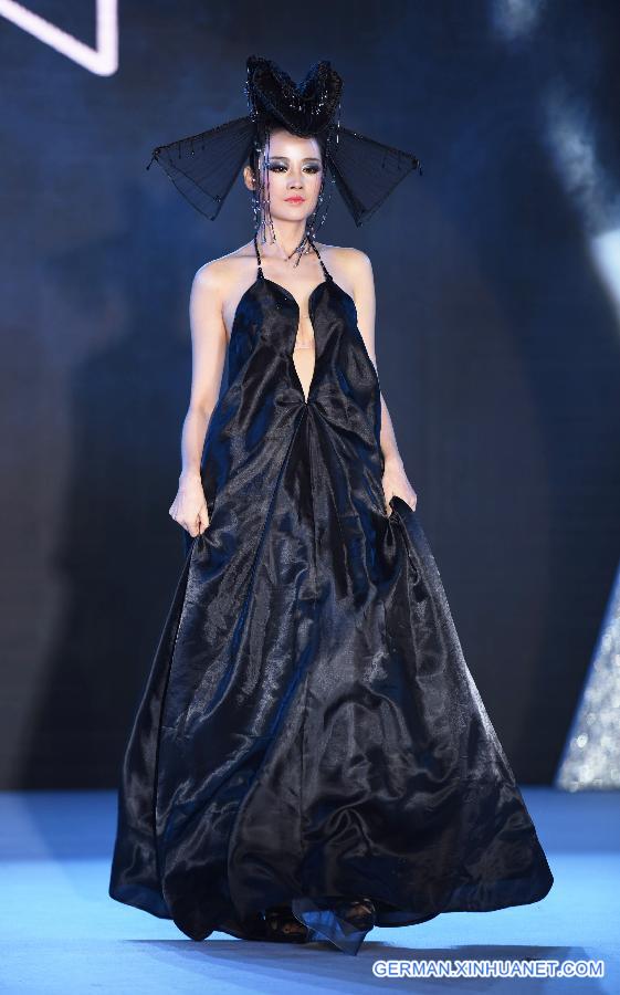 CHINA-HANGZHOU-FASHION SHOW(CN)