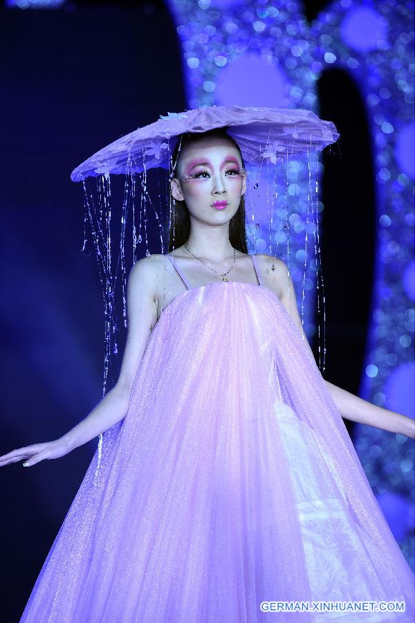 CHINA-HANGZHOU-FASHION SHOW(CN)