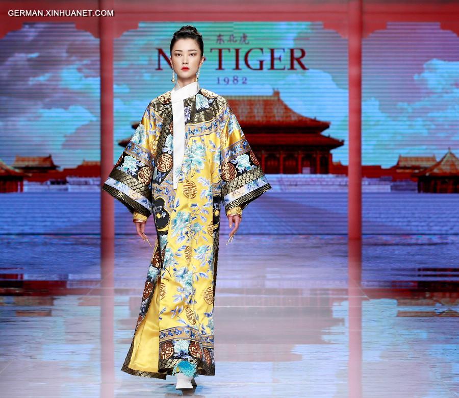 CHINA-BEIJING-FASHION WEEK-NE TIGER-QIPAO (CN)