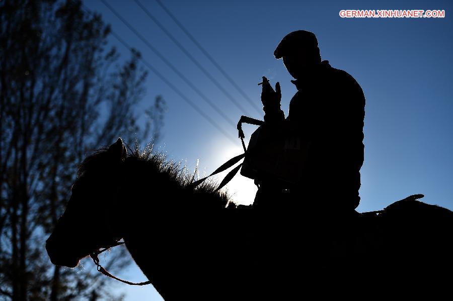 CHINA-XINJIANG-REMOTE MOUNTAINS-MESSENGERS (CN)