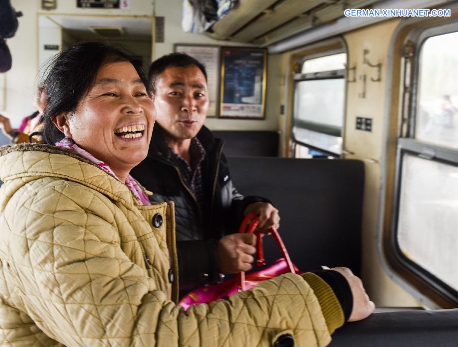 CHINA-SHIHEZI-COTTON PICKERS-RETURNING (CN)