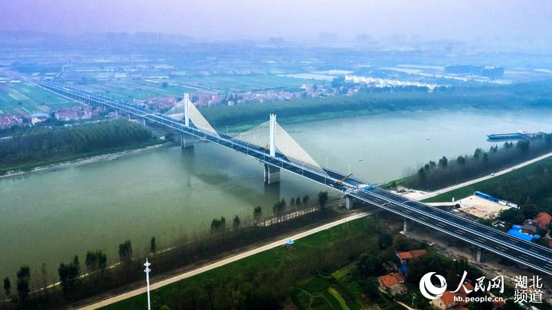 Sino-franz sische Freundschaftsbrücke für Verkehr freigegeben