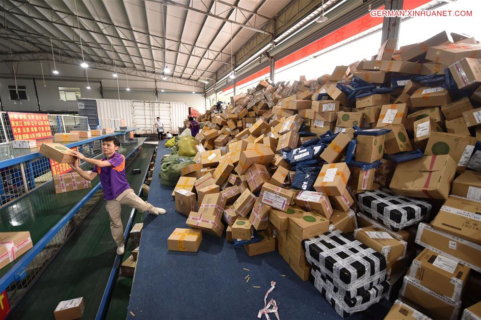 CHINA-GUANGDONG-SINGLES'DAY SHOPPING-DELIVERY (CN)