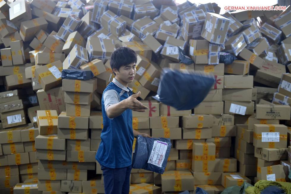 CHINA-GUANGDONG-SINGLES'DAY SHOPPING-DELIVERY (CN)