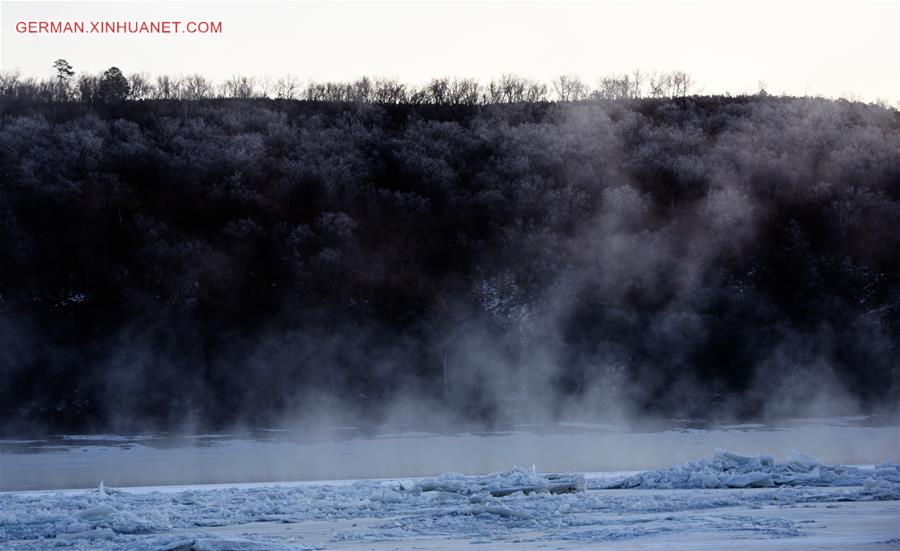 #CHINA-HEILONGJIANG RIVER-FROZEN (CN)