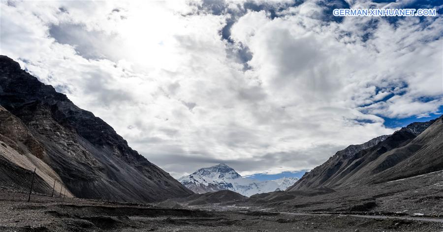 CHINA-TIBET-MOUNT EVEREST-SCENERY (CN)