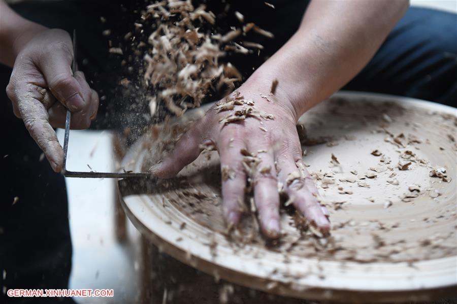 CHINA-ZHEJIANG-LONGQUAN CELADON MAKER (CN)