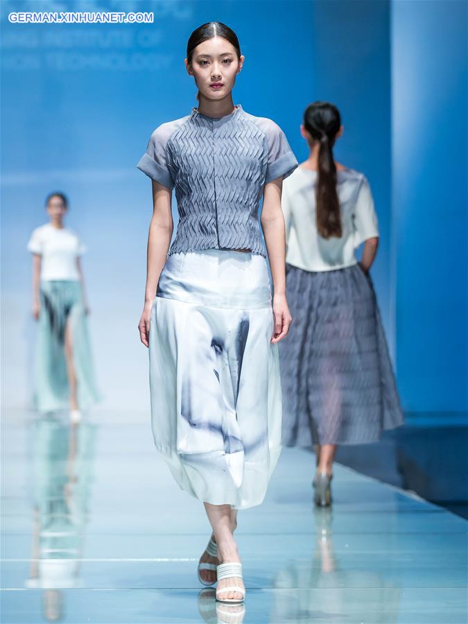 #CHINA-BEIJING-FASHION SHOW (CN)