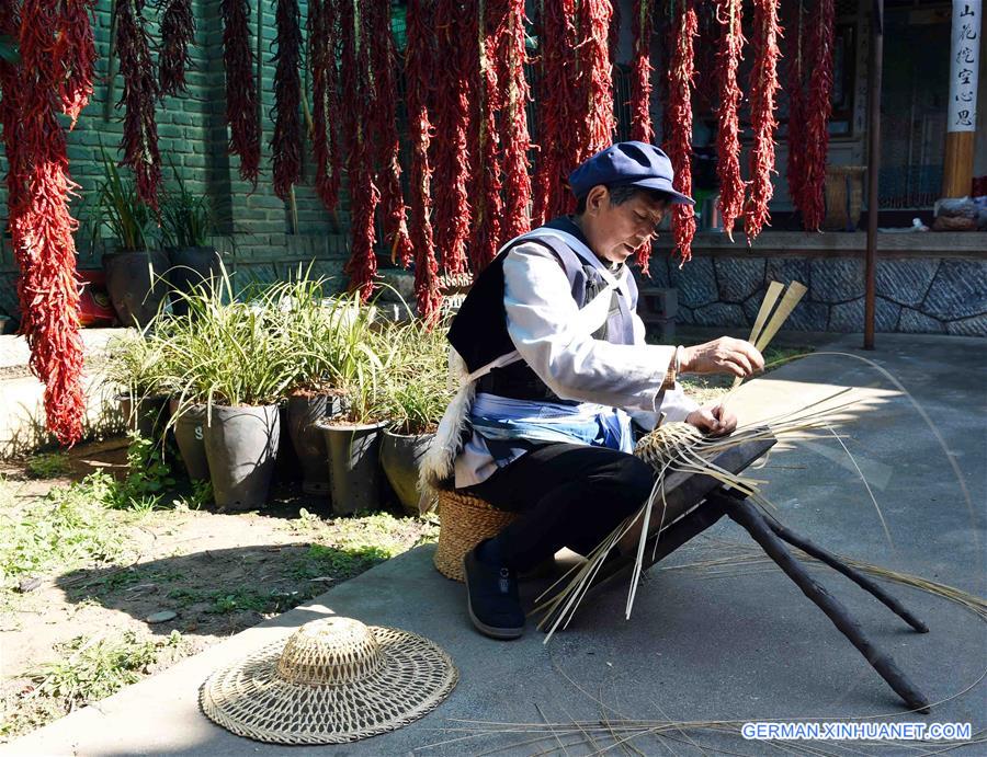 CHINA-YUNNAN-HANDICRAFT-WEAVING (CN)