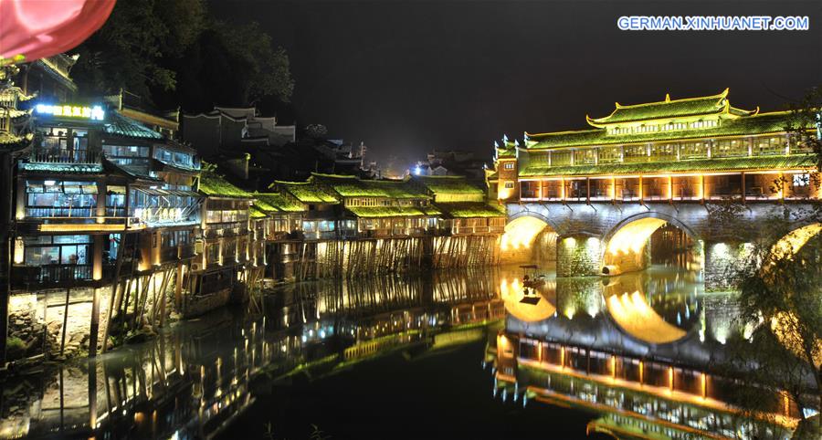 CHINA-HUNAN-FENGHUANG-NIGHT VIEW (CN) 