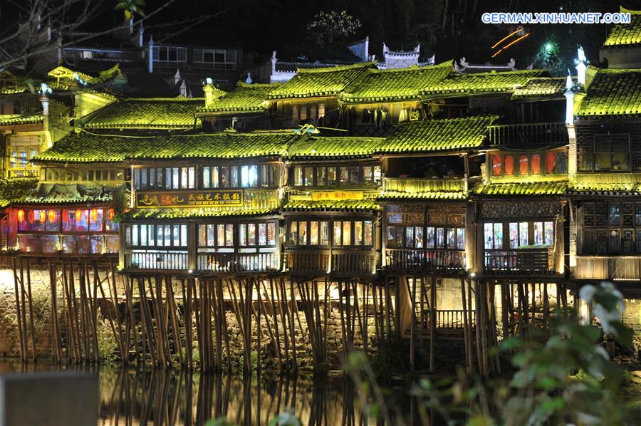 CHINA-HUNAN-FENGHUANG-NIGHT VIEW (CN) 