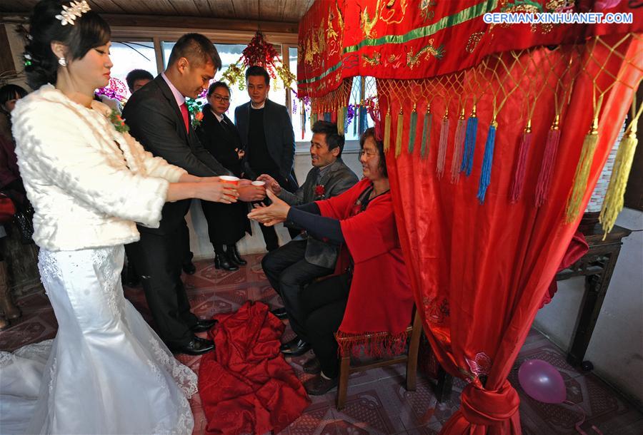 CHINA-ZHEJIANG-HUZHOU-FISHING BOAT-WEDDING (CN)