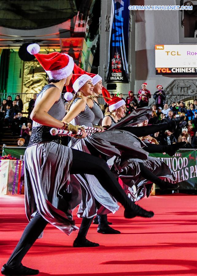 U.S.-LOS ANGELES-HOLLYWOOD XMAS PARADE