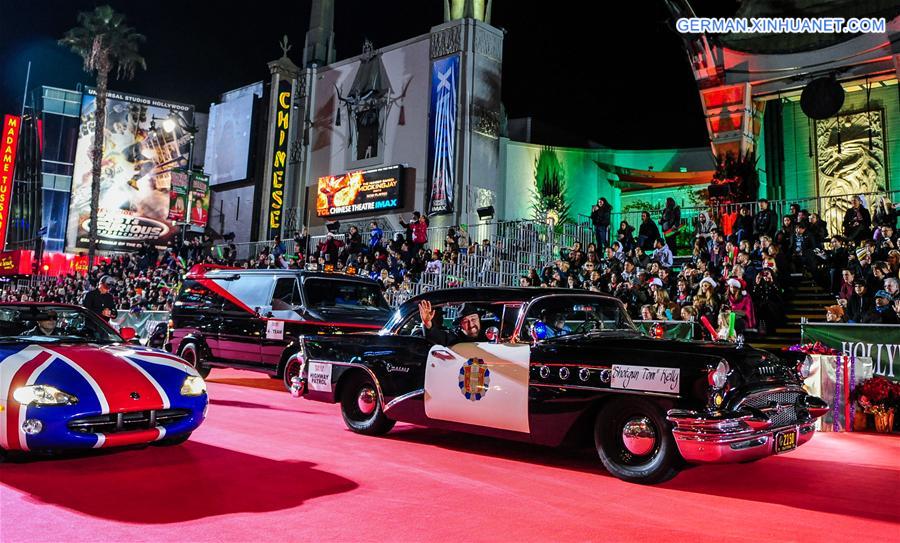 U.S.-LOS ANGELES-HOLLYWOOD XMAS PARADE