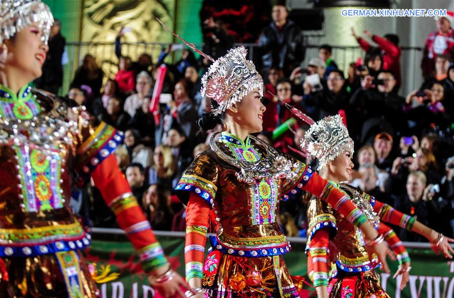 U.S.-LOS ANGELES-HOLLYWOOD XMAS PARADE