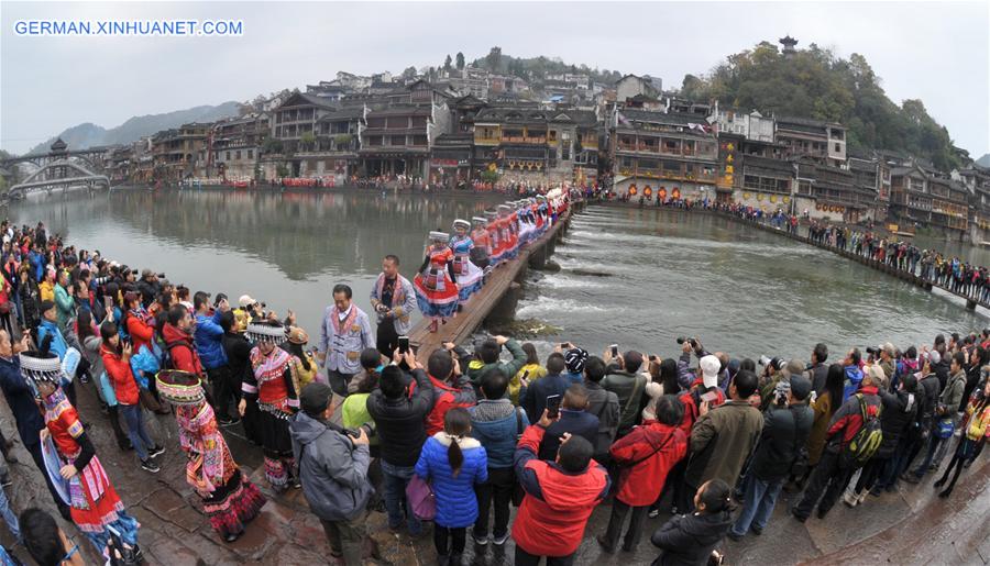 CHINA-HUNAN-FENGHUANG-COSTUME FESTIVAL(CN)