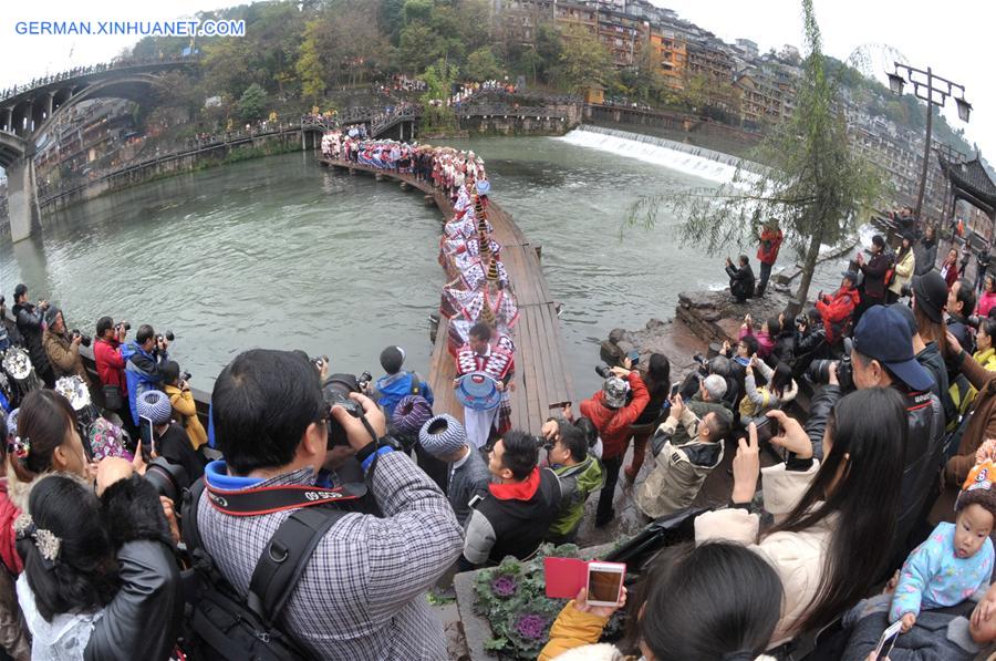 CHINA-HUNAN-FENGHUANG-COSTUME FESTIVAL(CN)