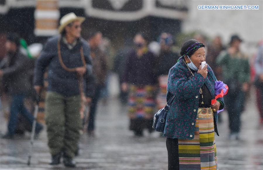 CHINA-TIBET-LHASA-SNOWFALL (CN)