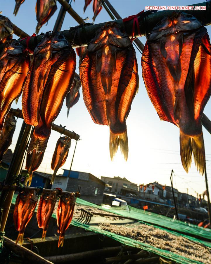 CHINA-ZHEJIANG-WINTER-DRYING FOOD (CN)