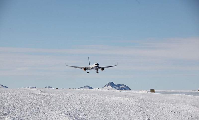 Boeing 757 landet erstmals in der Antarktis