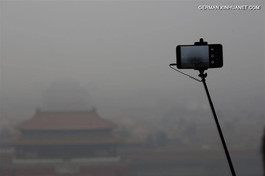 CHINA-BEIJING-RED ALERT-POLLUTION (CN)