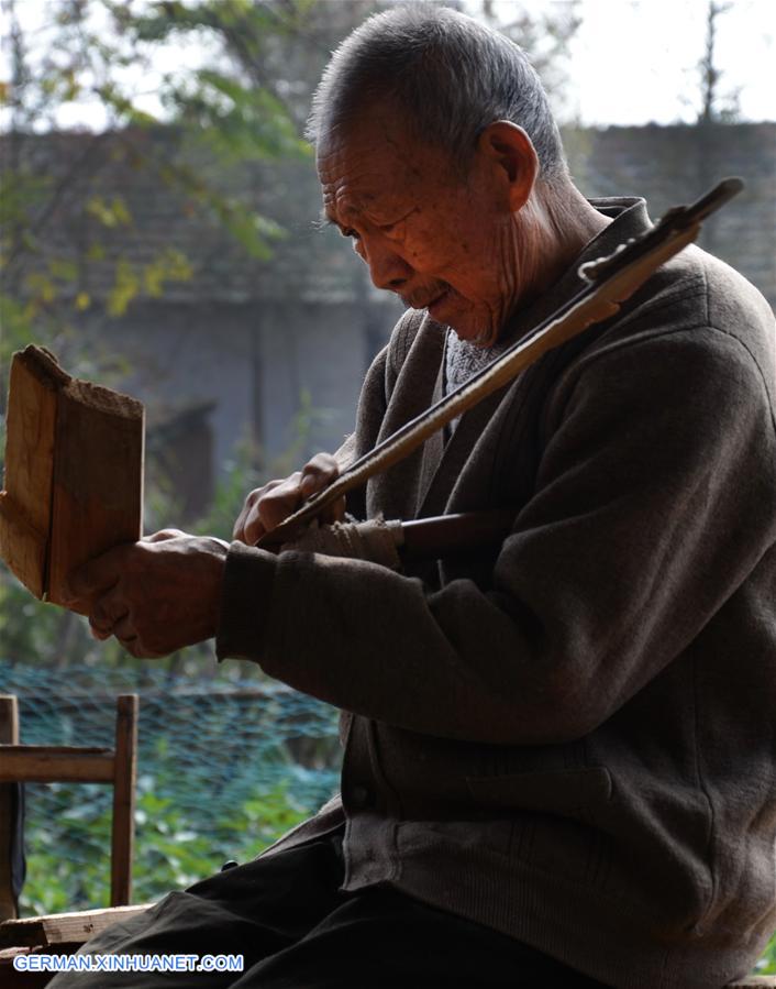 CHINA-HUBEI-QIANJIANG-WOODEN CAULDRON MAKING-VANISHING (CN)