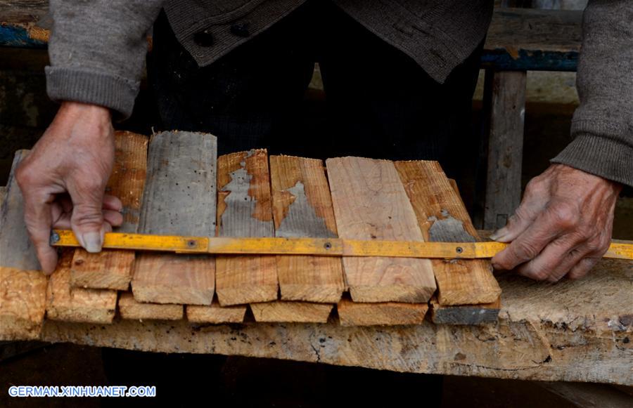 CHINA-HUBEI-QIANJIANG-WOODEN CAULDRON MAKING-VANISHING (CN)