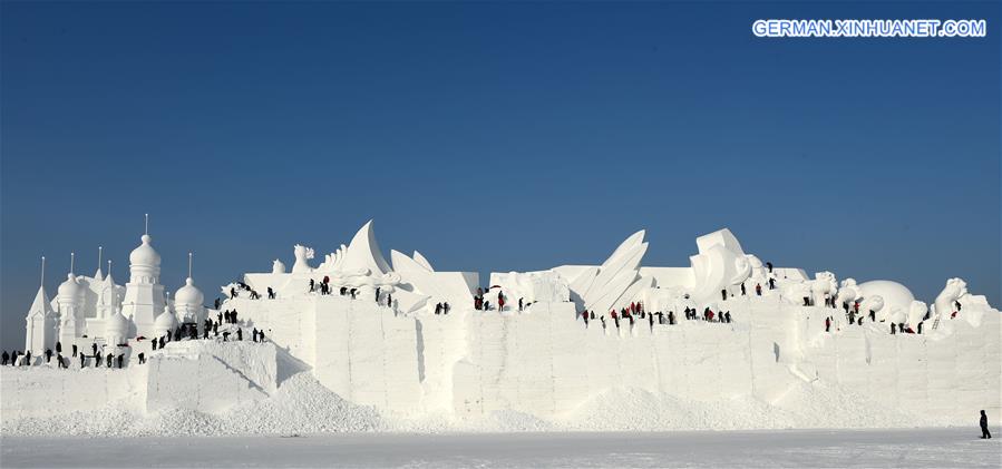 CHINA-HARBIN-SNOW SCULPTURE (CN) 