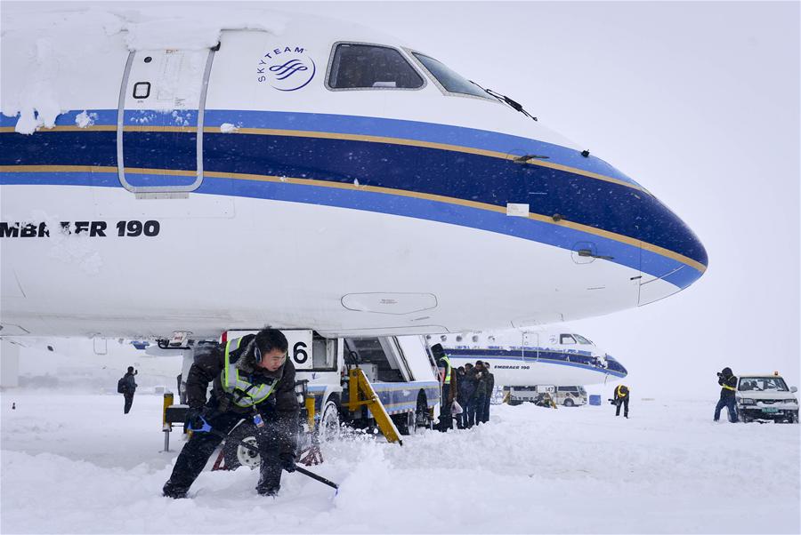 CHINA-XINJIANG-URUMQI-SNOWSTORM (CN)