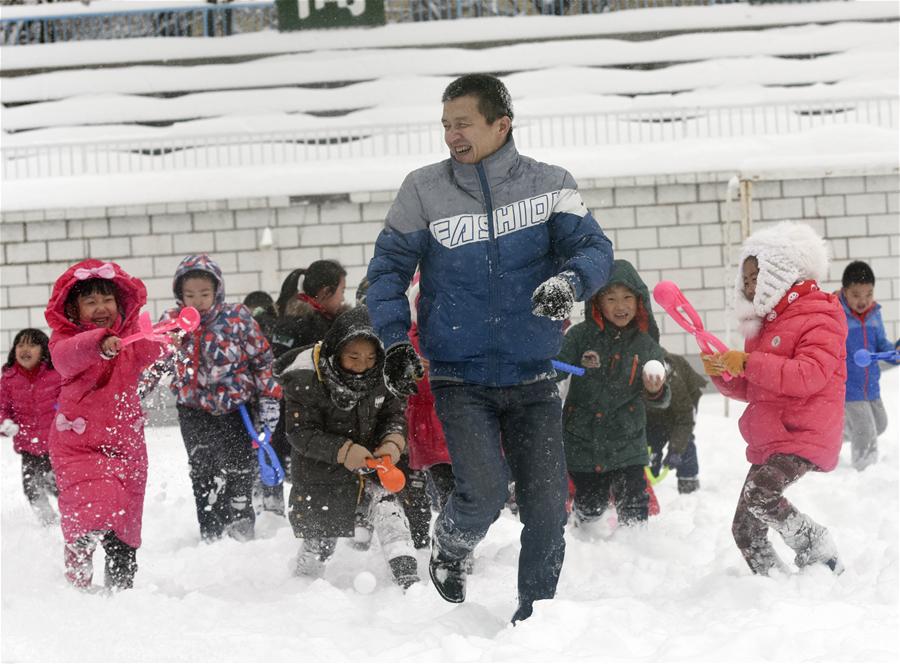 CHINA-XINJIANG-URUMQI-SNOWSTORM (CN)