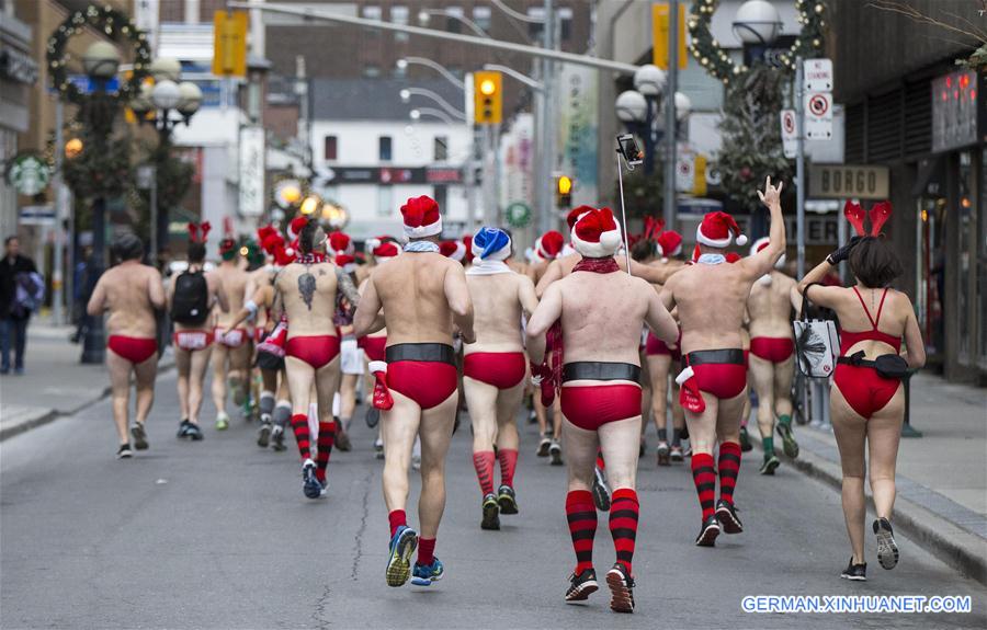 CANADA-TORONTO-SANTA SPEEDO RUN