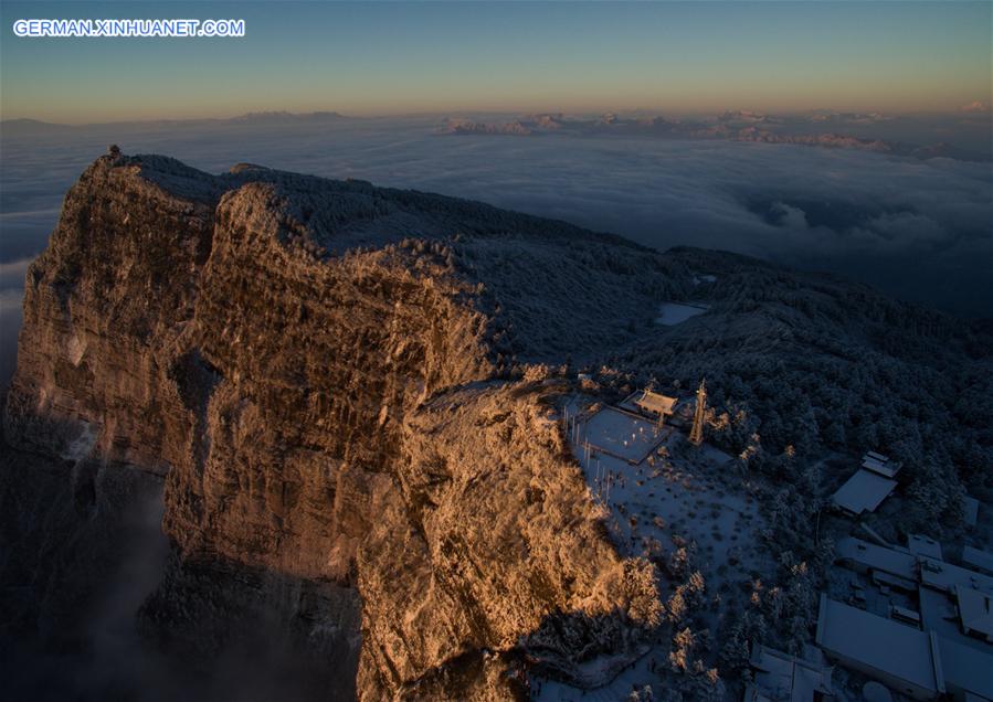 CHINA-SICHUAN-EMEISHAN MOUNTAIN-PEAK(CN)