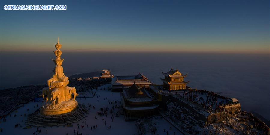 CHINA-SICHUAN-EMEISHAN MOUNTAIN-PEAK(CN)